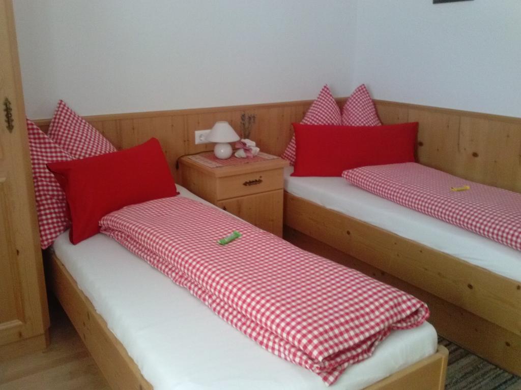 Ferienwohnung Suntinger Iselsberg Zimmer foto