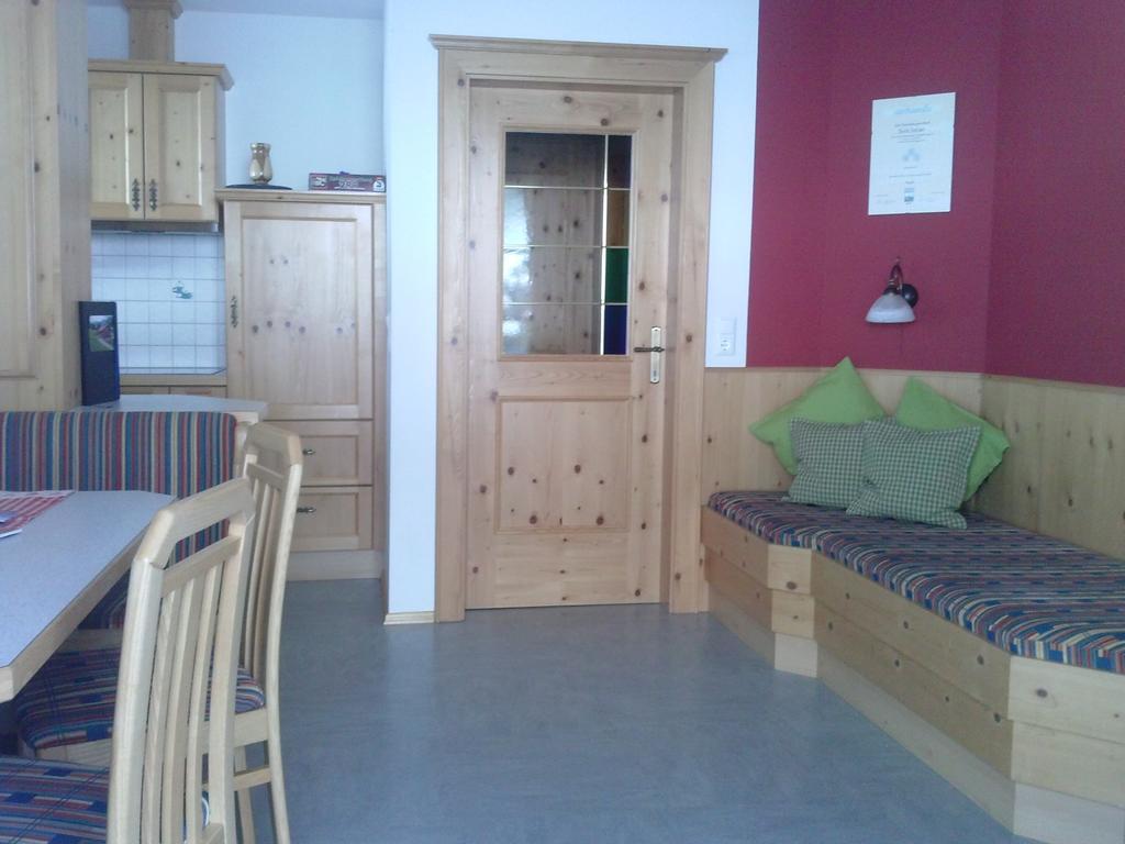 Ferienwohnung Suntinger Iselsberg Zimmer foto